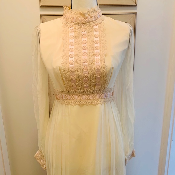 Antique Prairie Prom Dress Crocheted Lace Trim - Picture 11 of 12